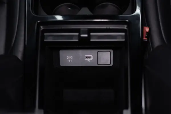 Land Rover Range Rover Evoque 1.5 P300e AWD Dynamic SE 43