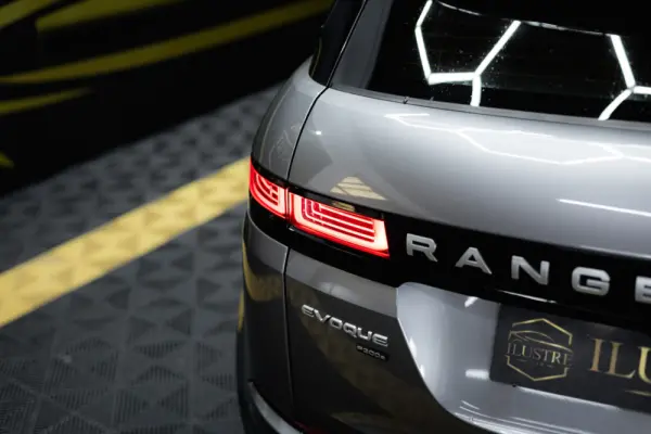 Land Rover Range Rover Evoque 1.5 P300e AWD Dynamic SE 10