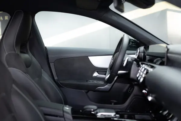 Mercedes-Benz CLA 250 e Shooting Brake AMG Line 17