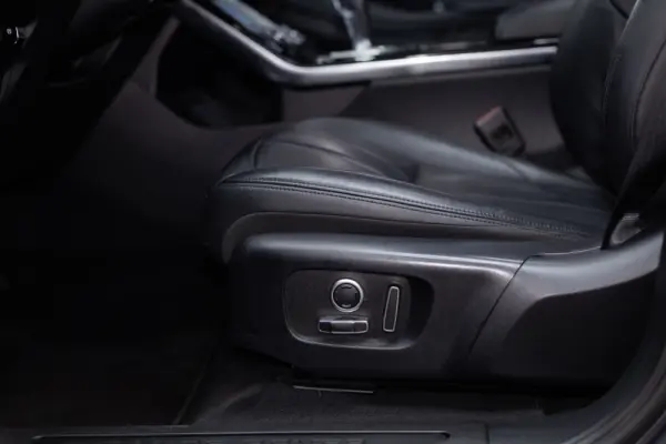 Land Rover Range Rover Evoque 1.5 P300e AWD Dynamic SE 23