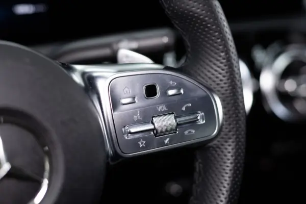 Mercedes-Benz CLA 250 e Shooting Brake AMG Line 24