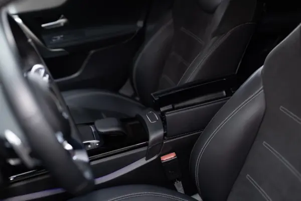 Mercedes-Benz CLA 250 e Shooting Brake AMG Line 40