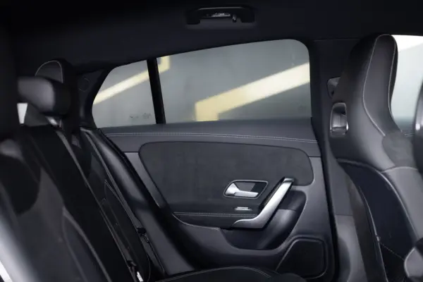 Mercedes-Benz CLA 250 e Shooting Brake AMG Line 14