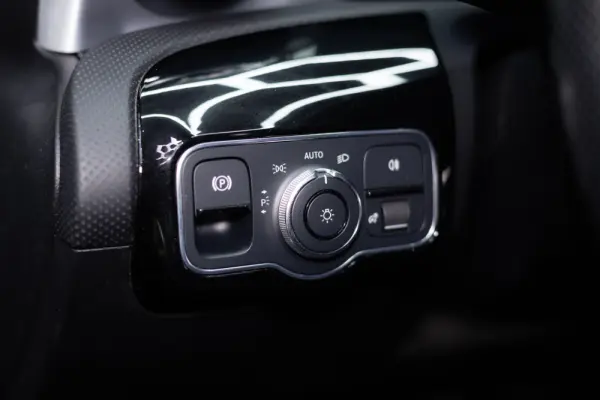 Mercedes-Benz A 180 d AMG Line Aut. 35