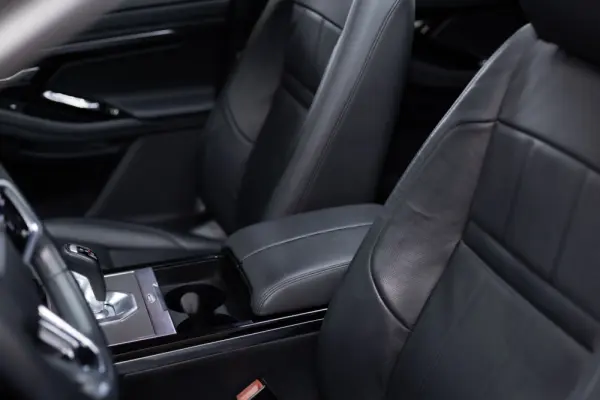 Land Rover Range Rover Evoque 1.5 P300e AWD Dynamic SE 42