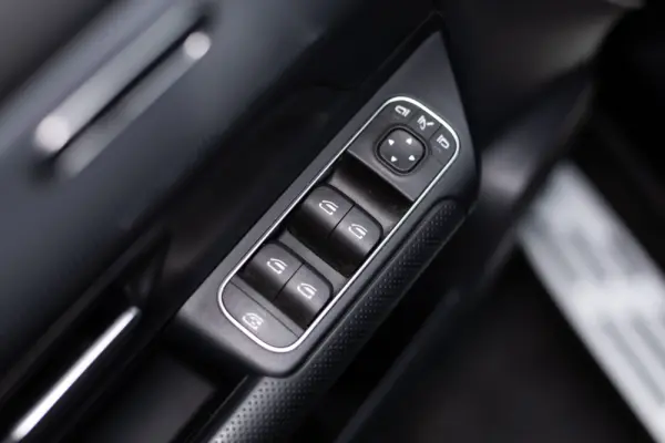 Mercedes-Benz GLA 180 d 8G-DCT Edition Progressive Line 33