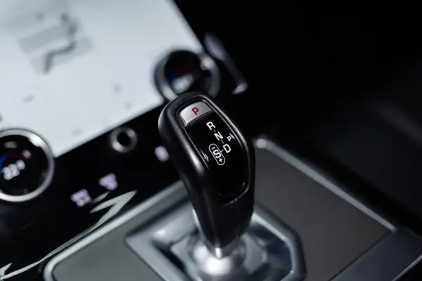 Land Rover Range Rover Evoque 1.5 P300e AWD Dynamic SE 40