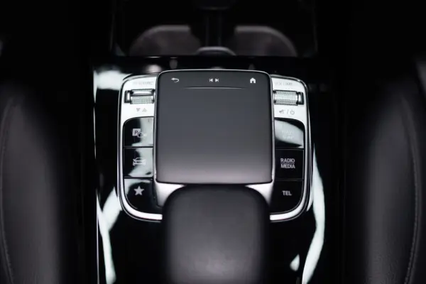 Mercedes-Benz A 250 e Progressive 34