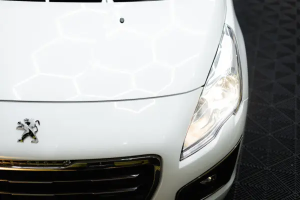 Peugeot 3008 1.6 e-HDi Allure 2-Tronic 16