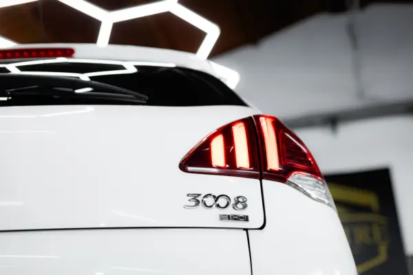 Peugeot 3008 1.6 e-HDi Allure 2-Tronic 11