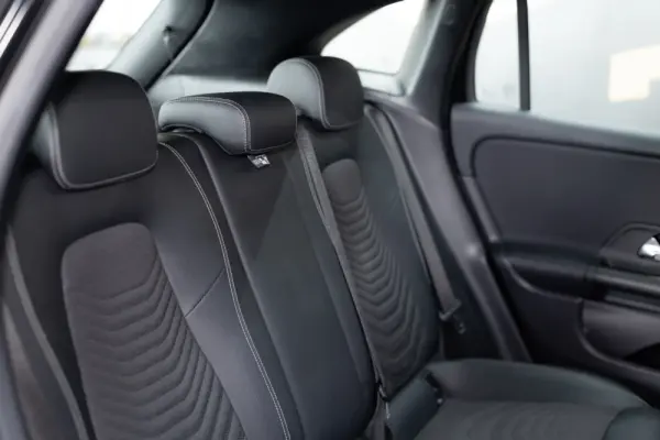 Mercedes-Benz GLA 180 d 8G-DCT Edition Progressive Line 15