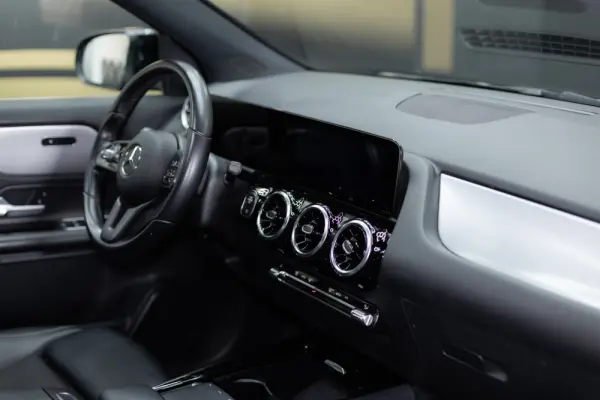 Mercedes-Benz GLA 180 d 8G-DCT Edition Progressive Line 21