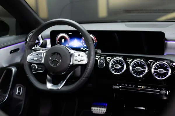 Mercedes-Benz CLA 250 e Shooting Brake AMG Line 21