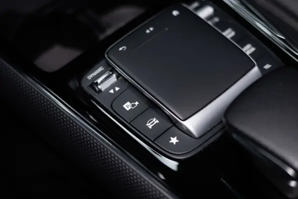 Mercedes-Benz GLA 180 d 8G-DCT Edition Progressive Line 29