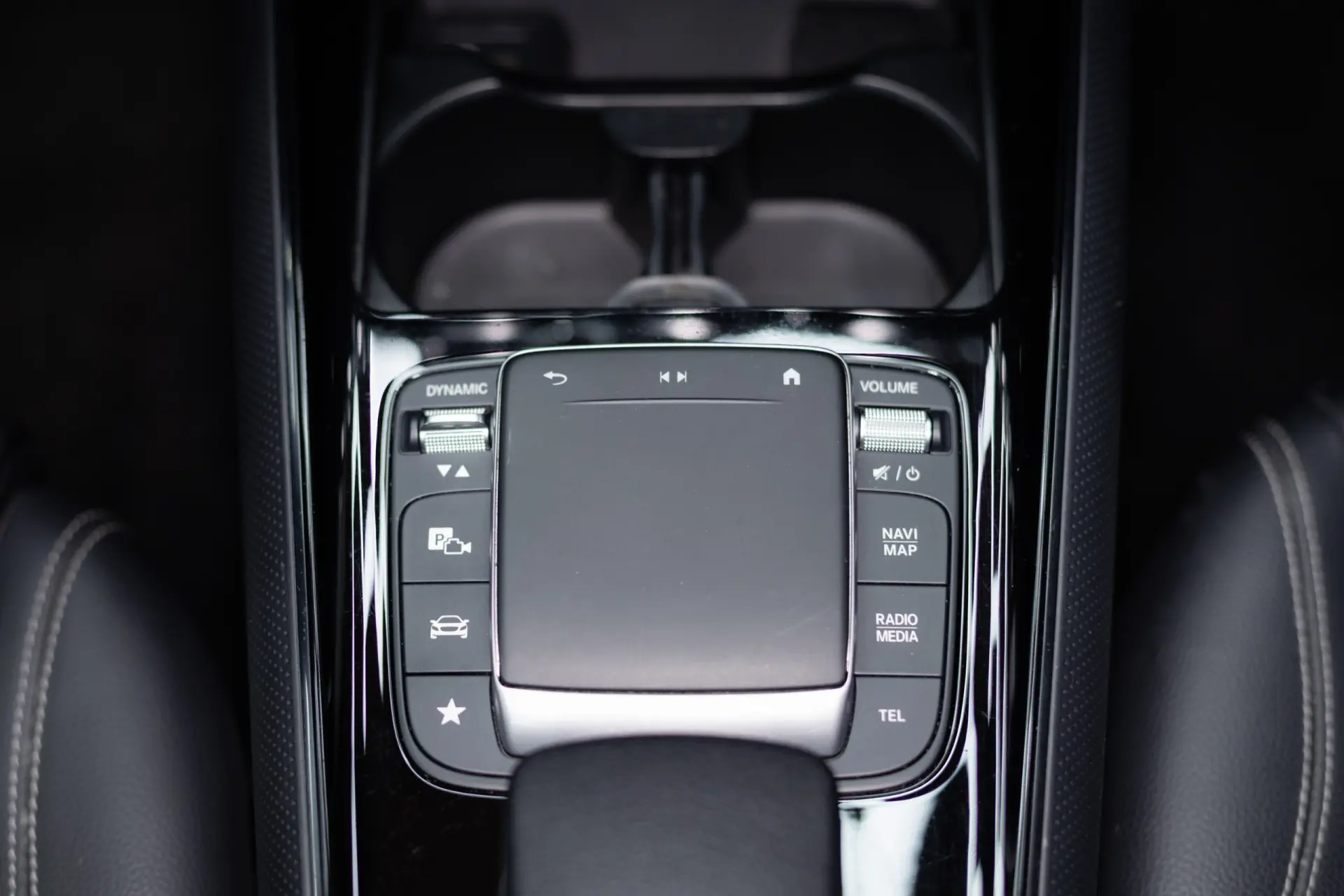 Mercedes-Benz GLA 180 d 8G-DCT Edition Progressive Line 28