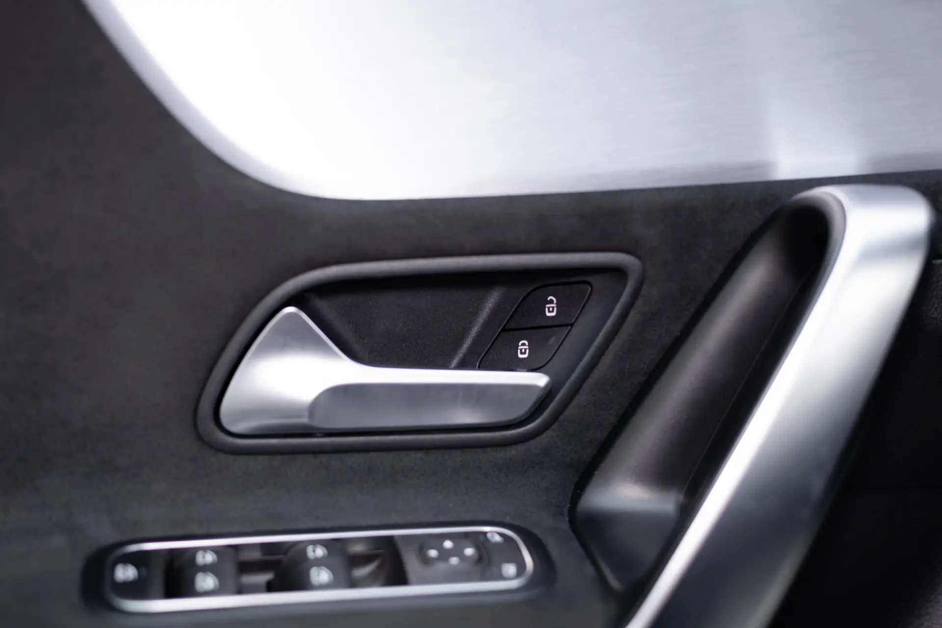 Mercedes-Benz CLA 250 e Shooting Brake AMG Line 37