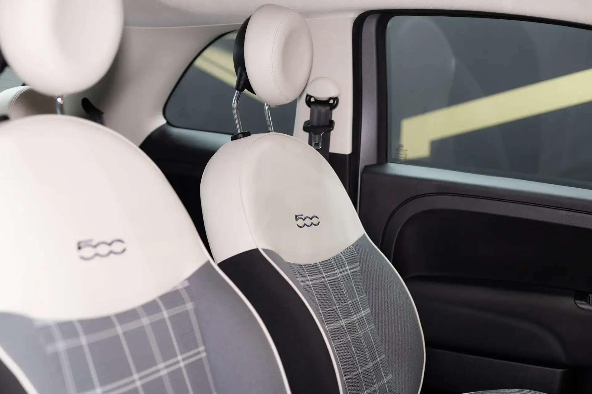 Fiat 500 1.0 Hybrid Lounge 20