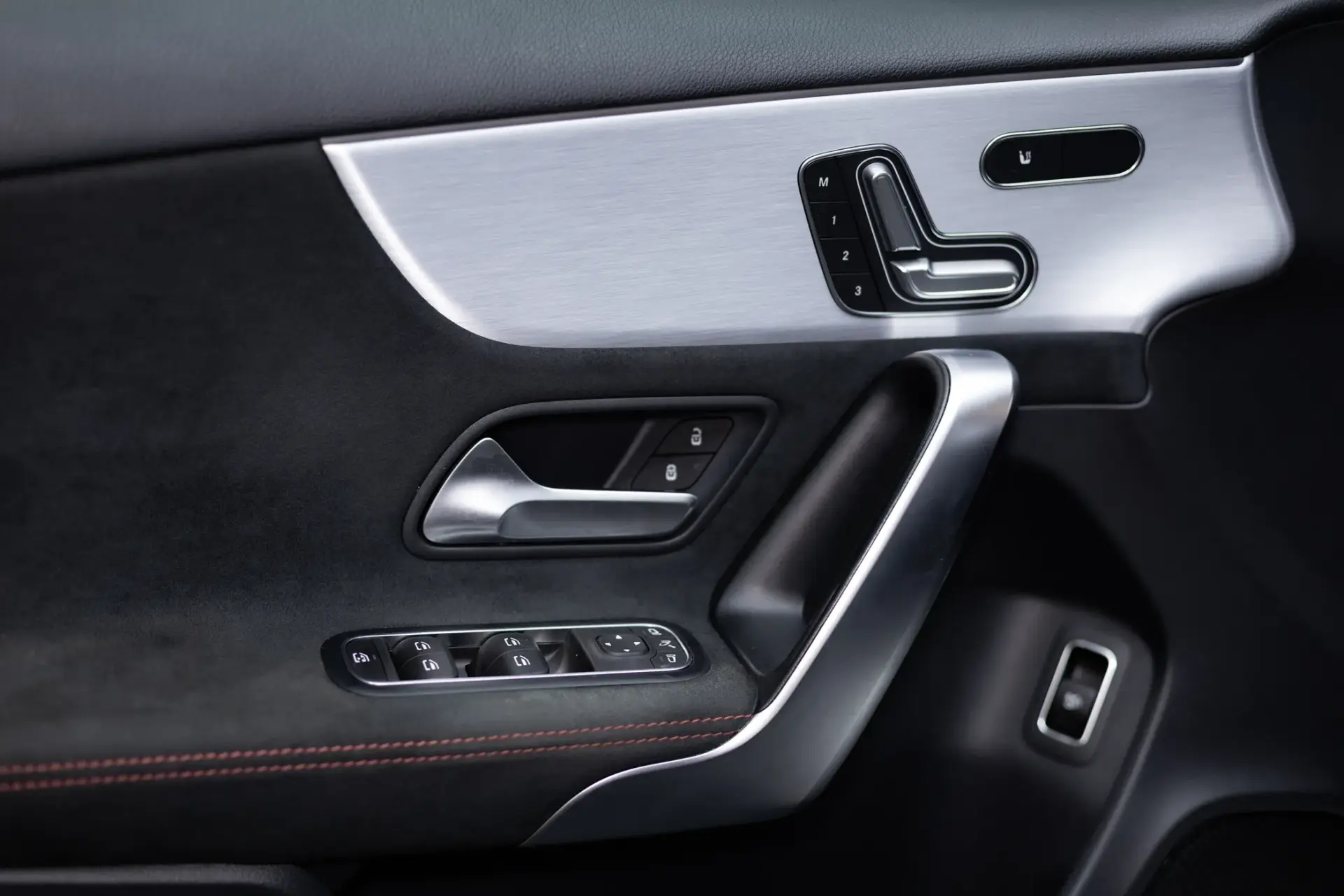 Mercedes-Benz A 180 Limousine d AMG Line Aut. 29