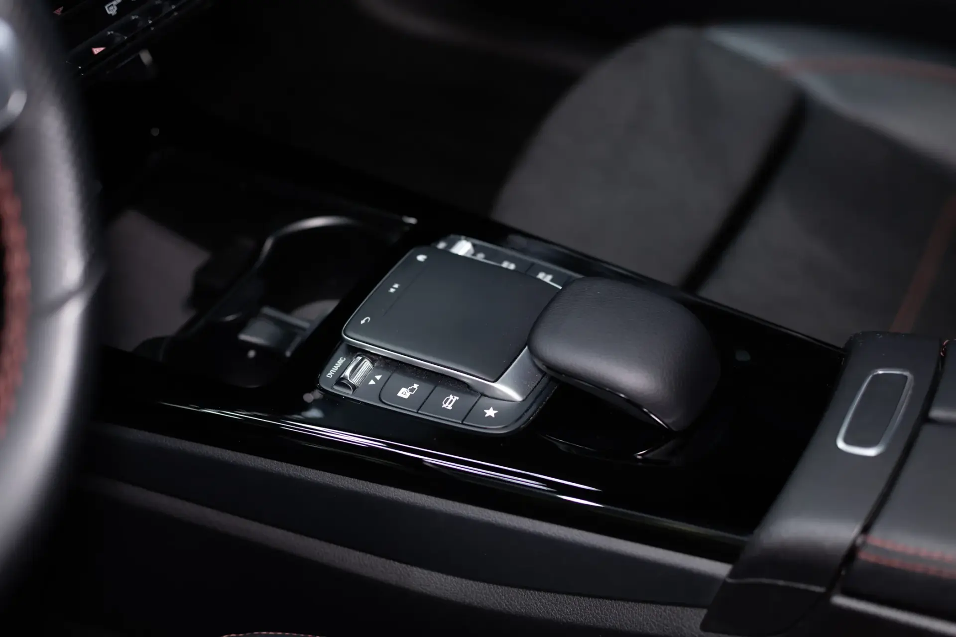 Mercedes-Benz A 180 Limousine d AMG Line Aut. 31