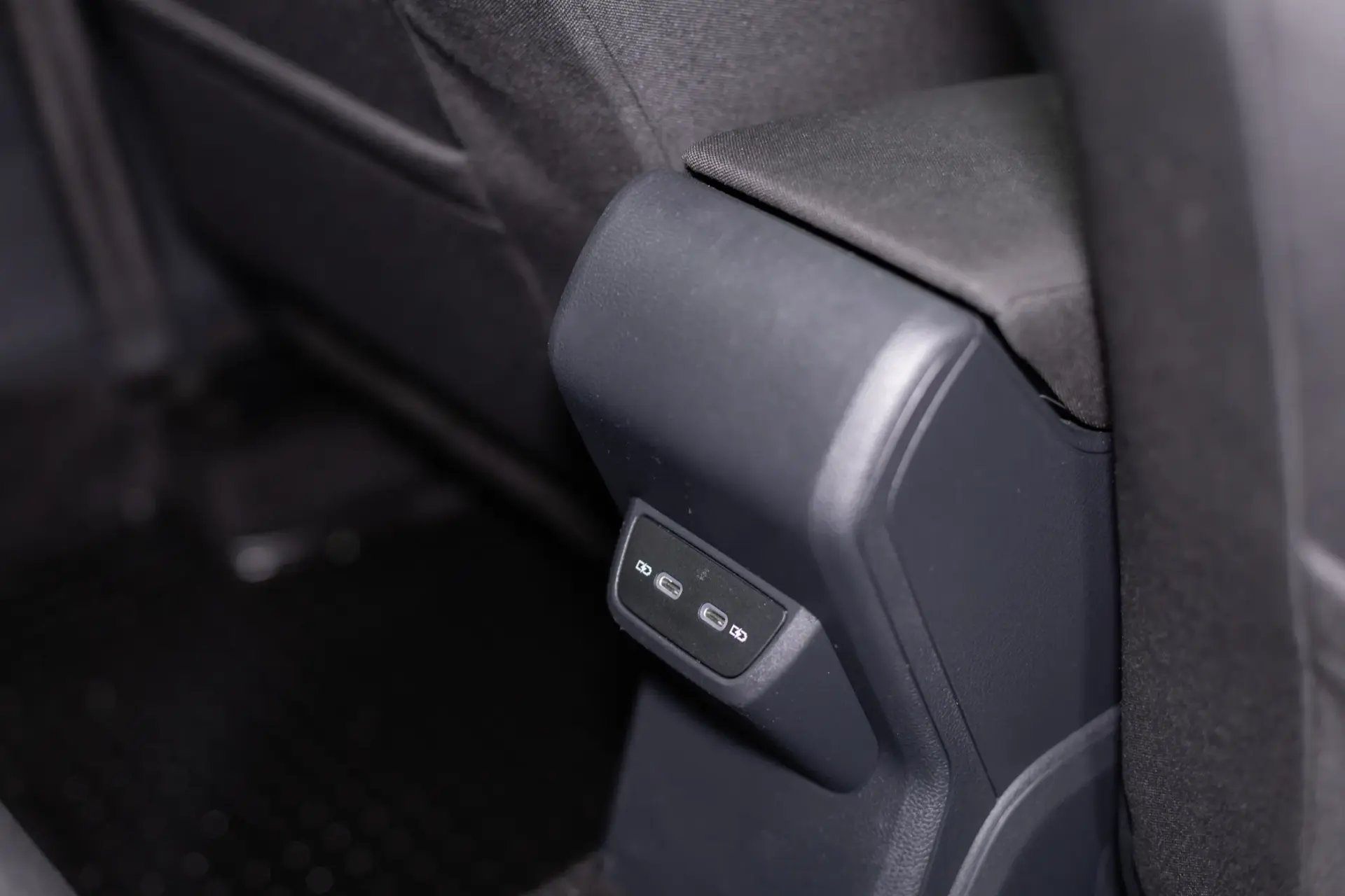 Volkswagen Polo 1.0 TSI Confortline 18