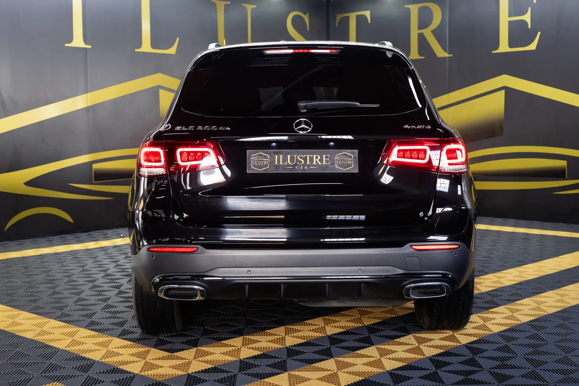 Mercedes-Benz GLC 300 de 4Matic 5