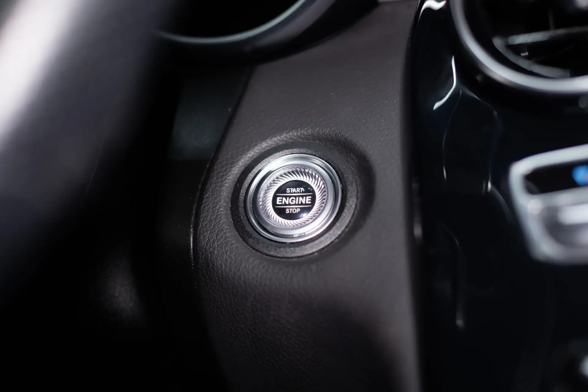 Mercedes-Benz GLC 300 de 4Matic 25