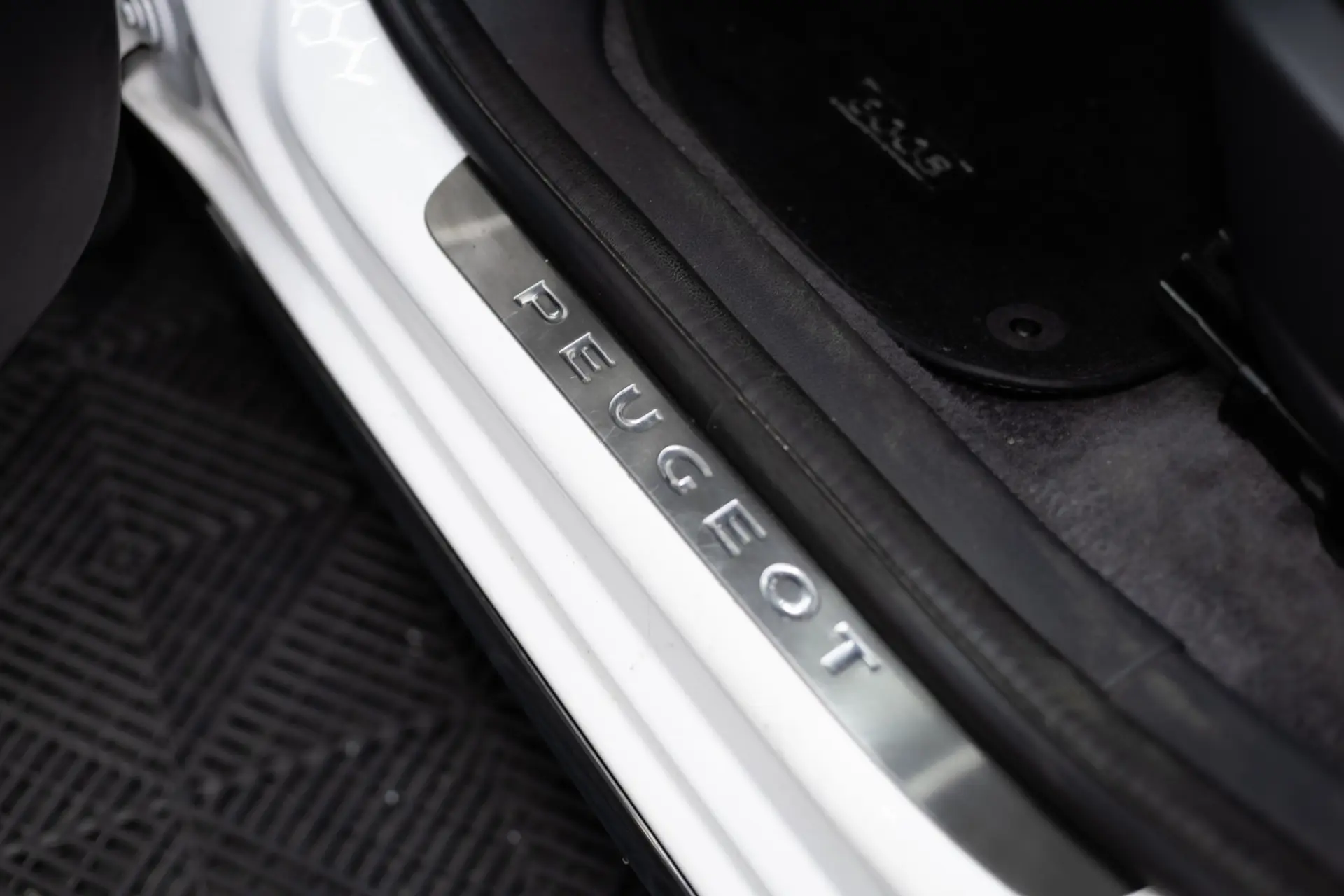 Peugeot 3008 1.6 e-HDi Allure 2-Tronic 42