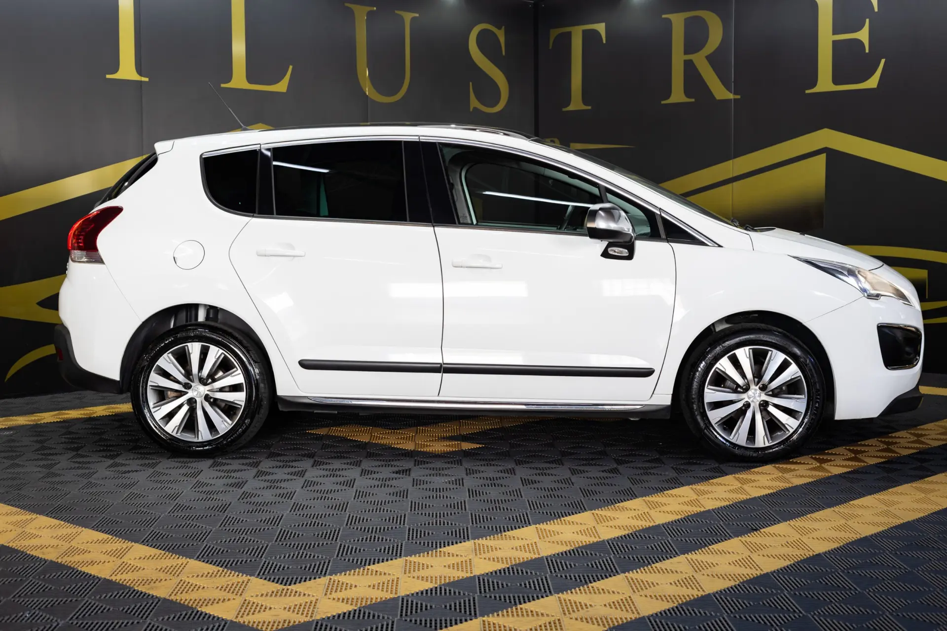 Peugeot 3008 1.6 e-HDi Allure 2-Tronic 4