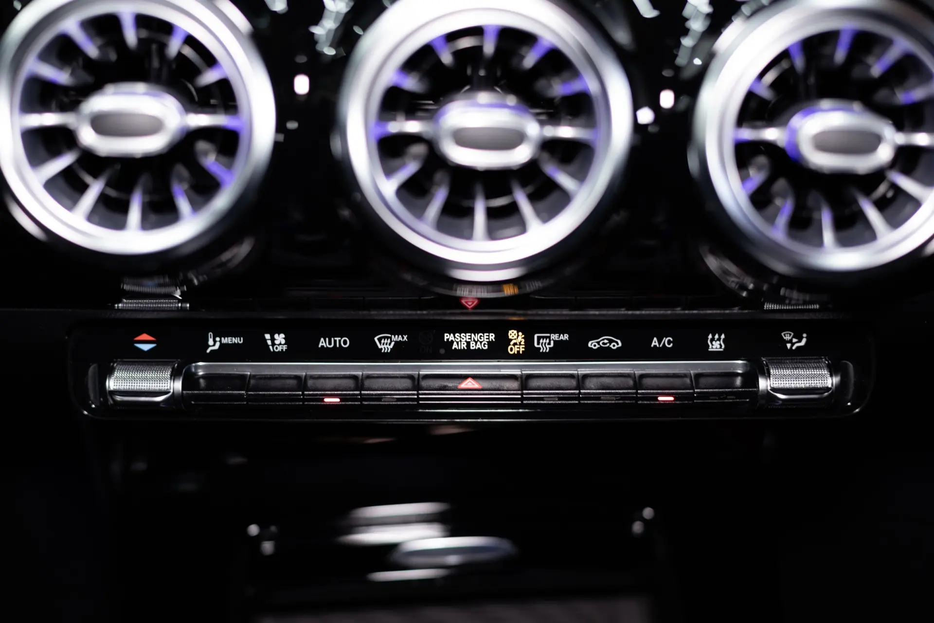 Mercedes-Benz CLA 250 e Shooting Brake AMG Line 34