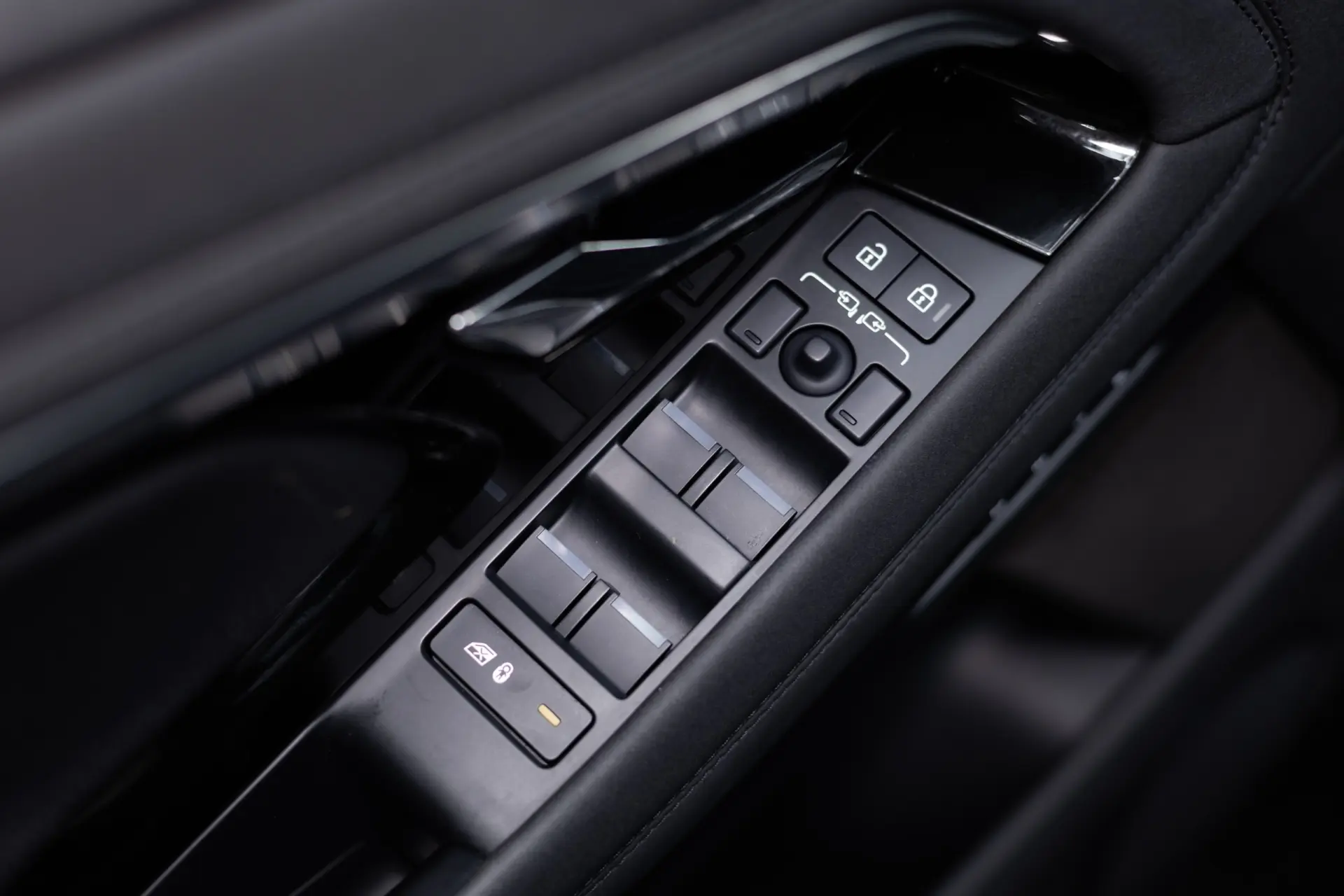 Land Rover Range Rover Evoque 1.5 P300e AWD Dynamic SE 35