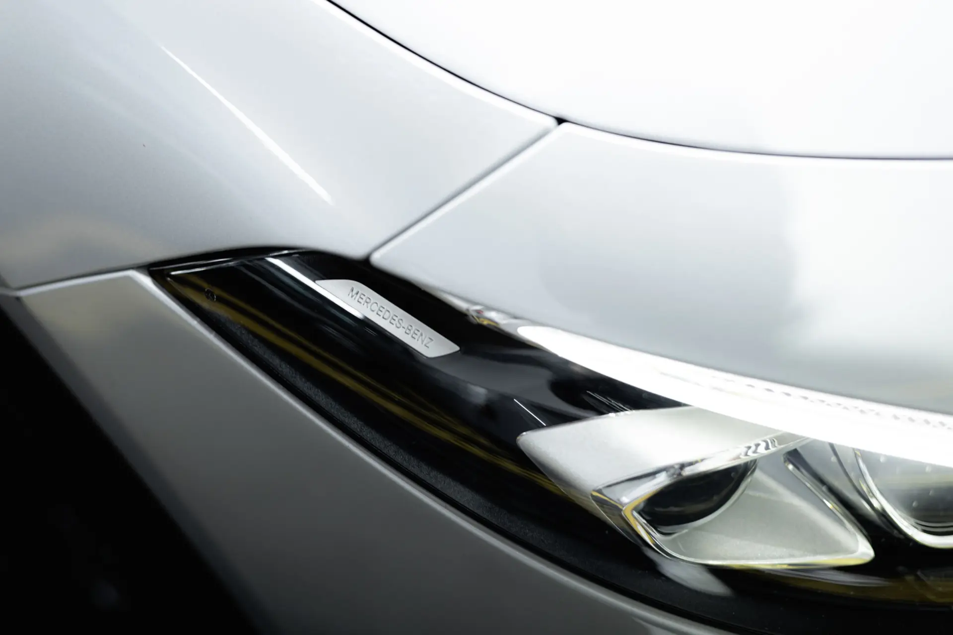 Mercedes-Benz A 250 e Progressive 13