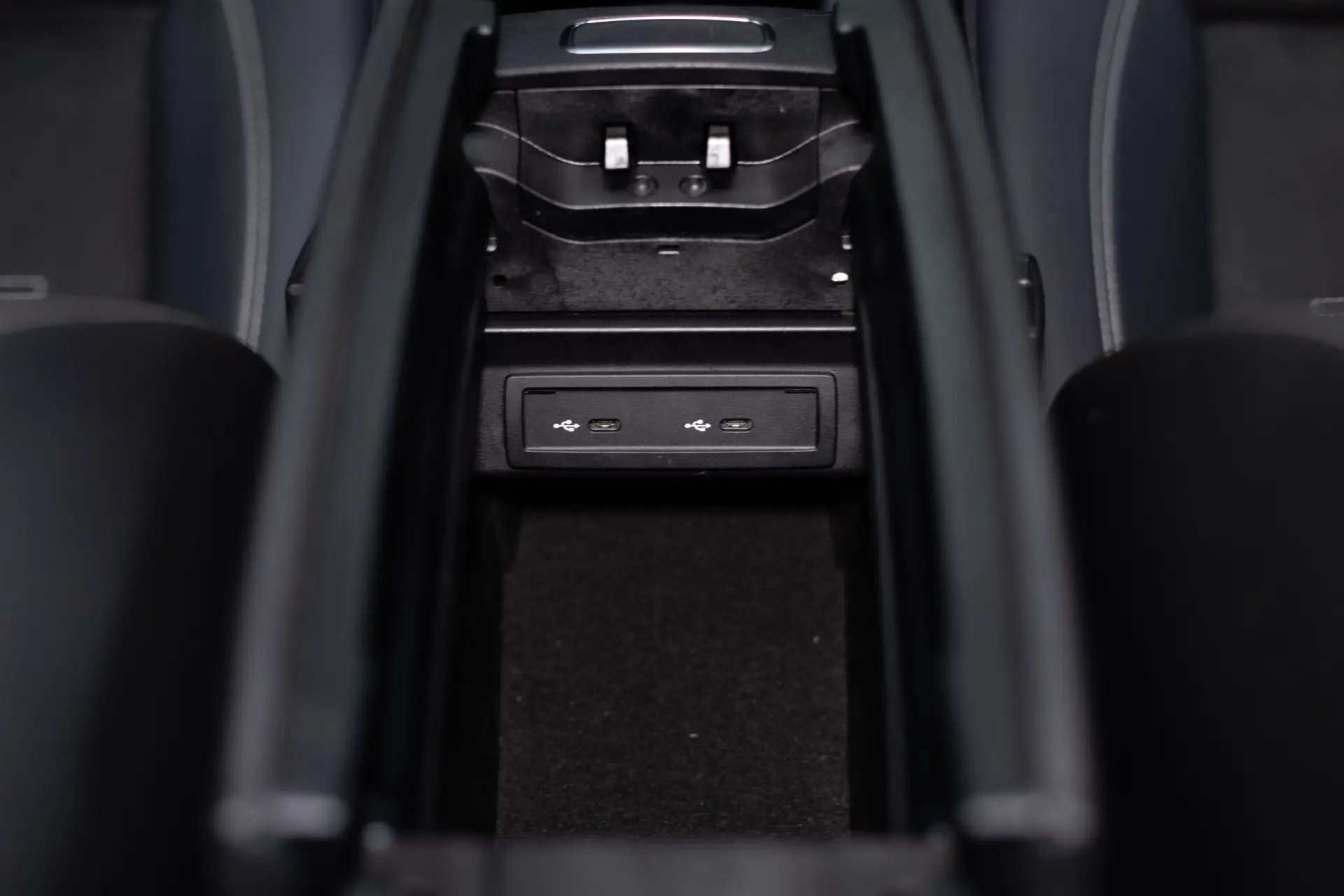 Mercedes-Benz CLA 250 e Shooting Brake AMG Line 41