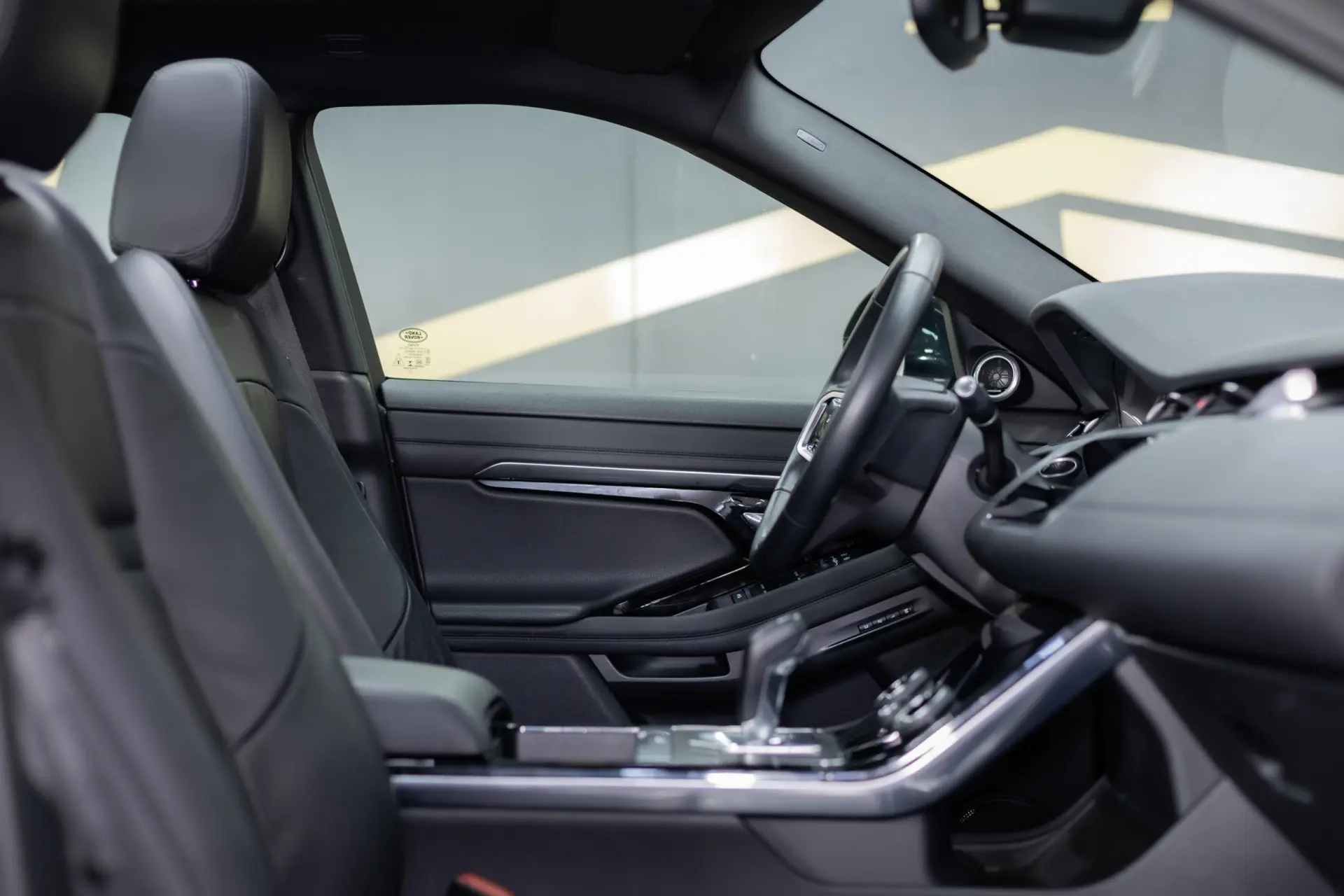 Land Rover Range Rover Evoque 1.5 P300e AWD Dynamic SE 21