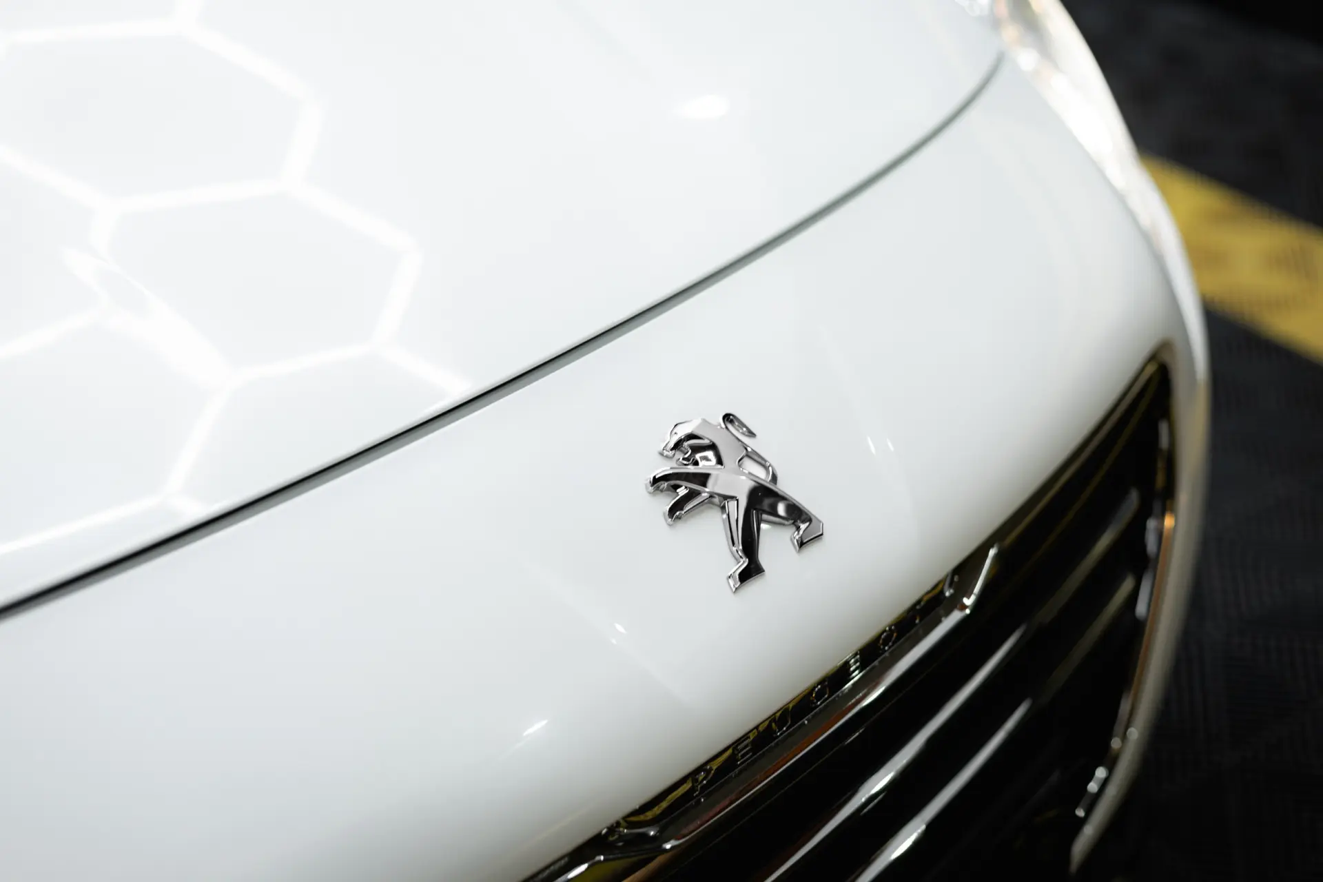 Peugeot 3008 1.6 e-HDi Allure 2-Tronic 14