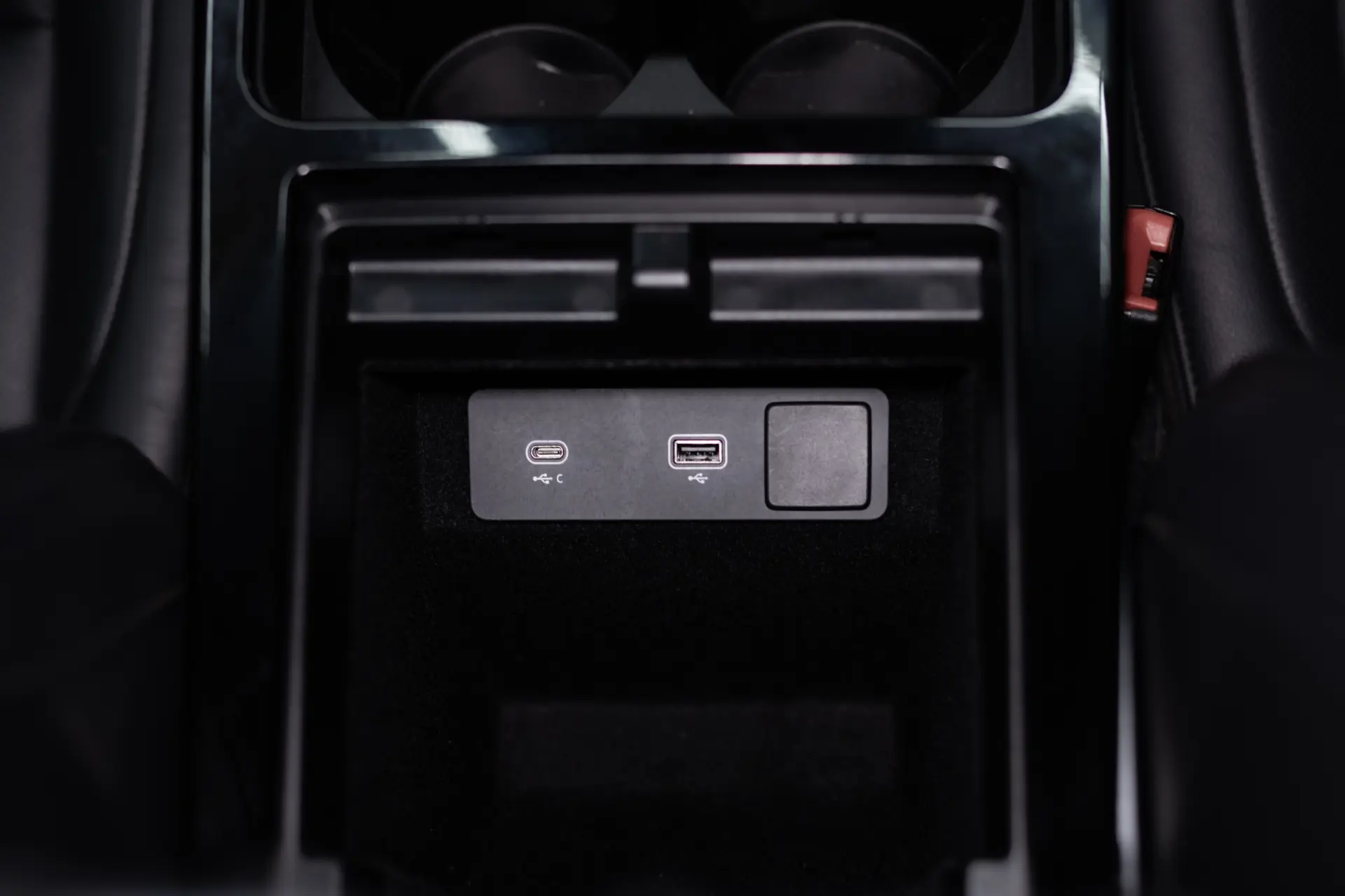 Land Rover Range Rover Evoque 1.5 P300e AWD Dynamic SE 43