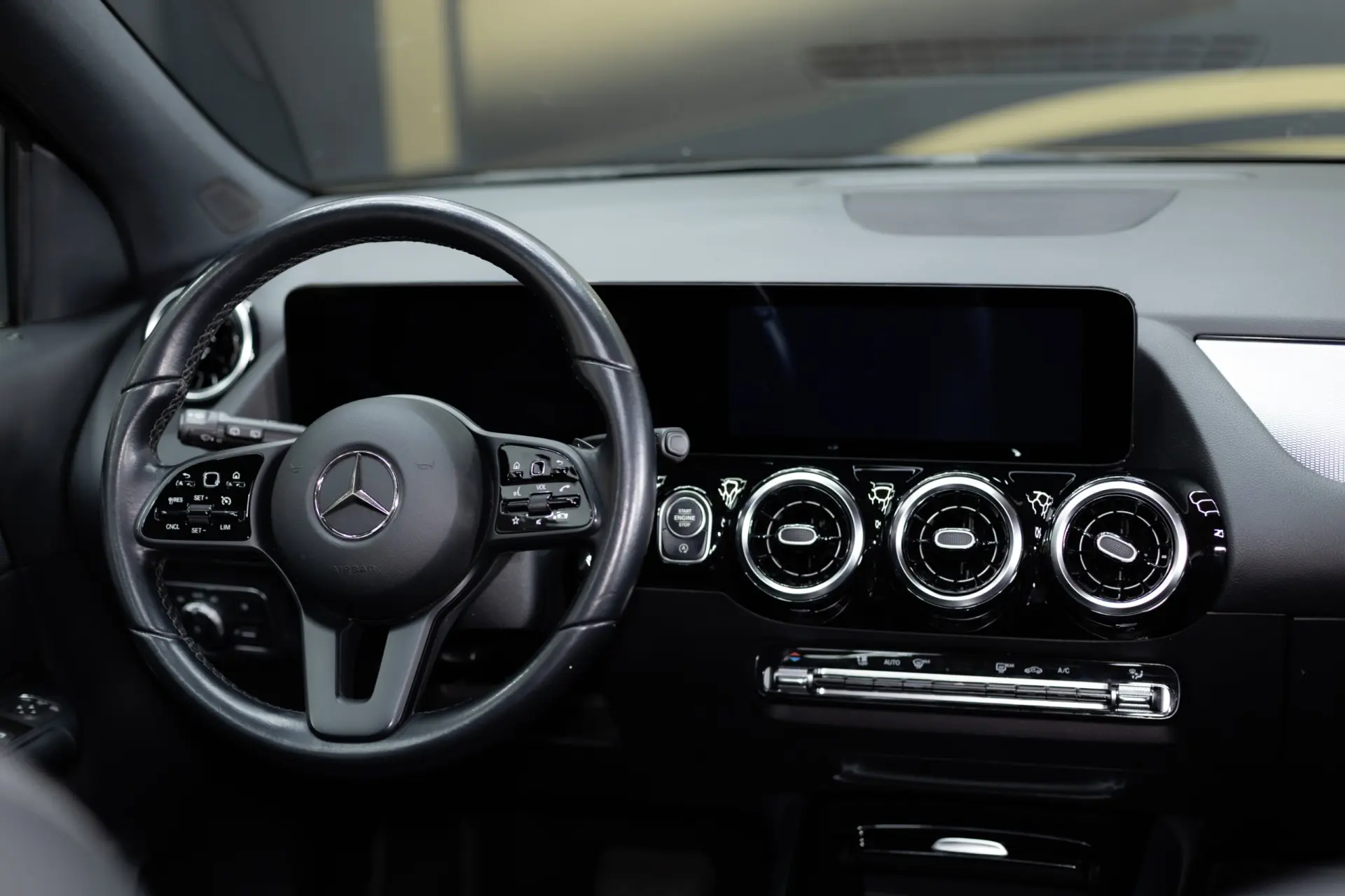 Mercedes-Benz GLA 180 d 8G-DCT Edition Progressive Line 22