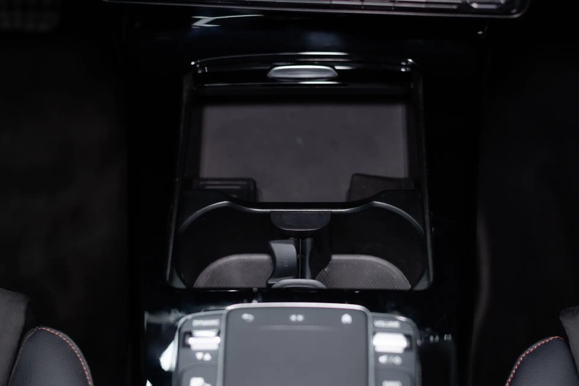 Mercedes-Benz A 180 d AMG Line Aut. 37