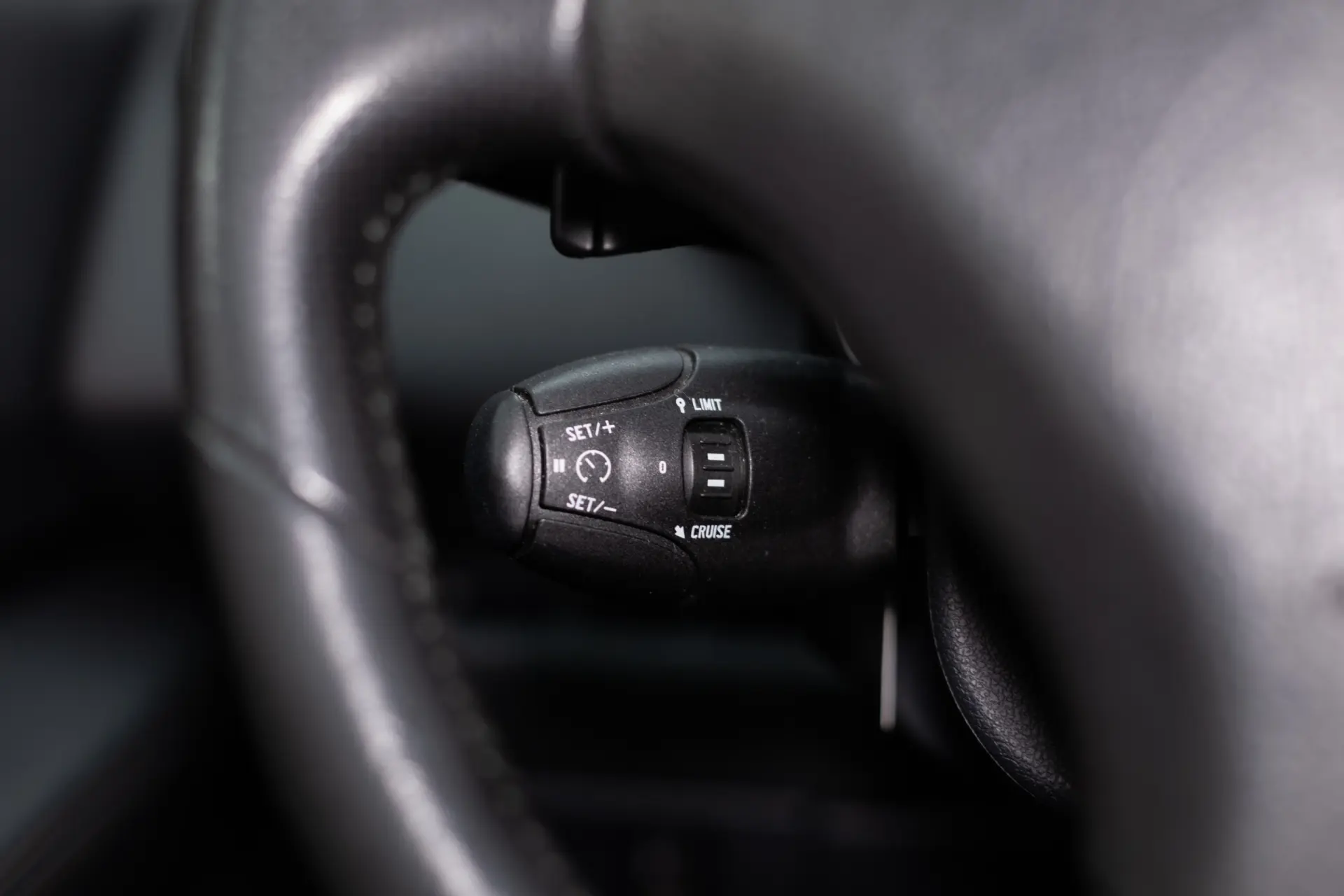 Peugeot 3008 1.6 e-HDi Allure 2-Tronic 32