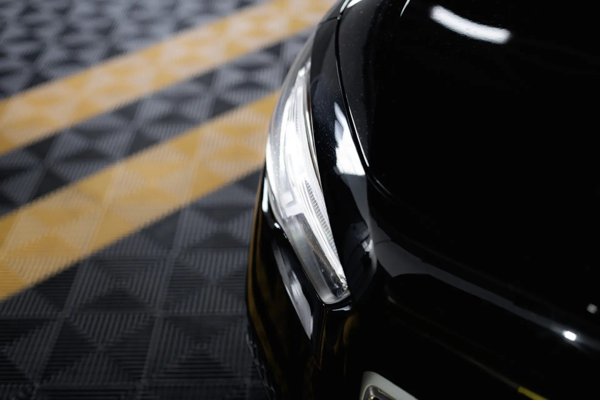 Mercedes-Benz GLA 180 d 8G-DCT Edition Progressive Line 12