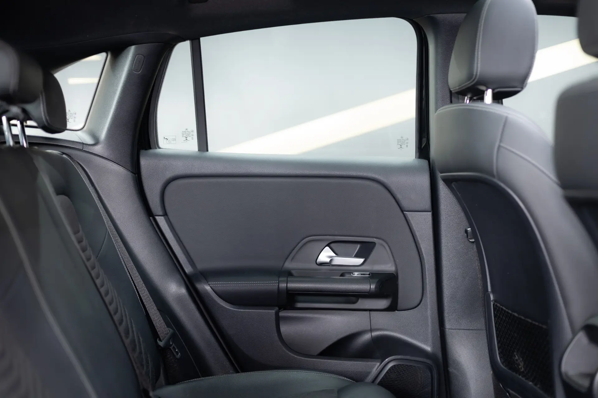 Mercedes-Benz GLA 180 d 8G-DCT Edition Progressive Line 14