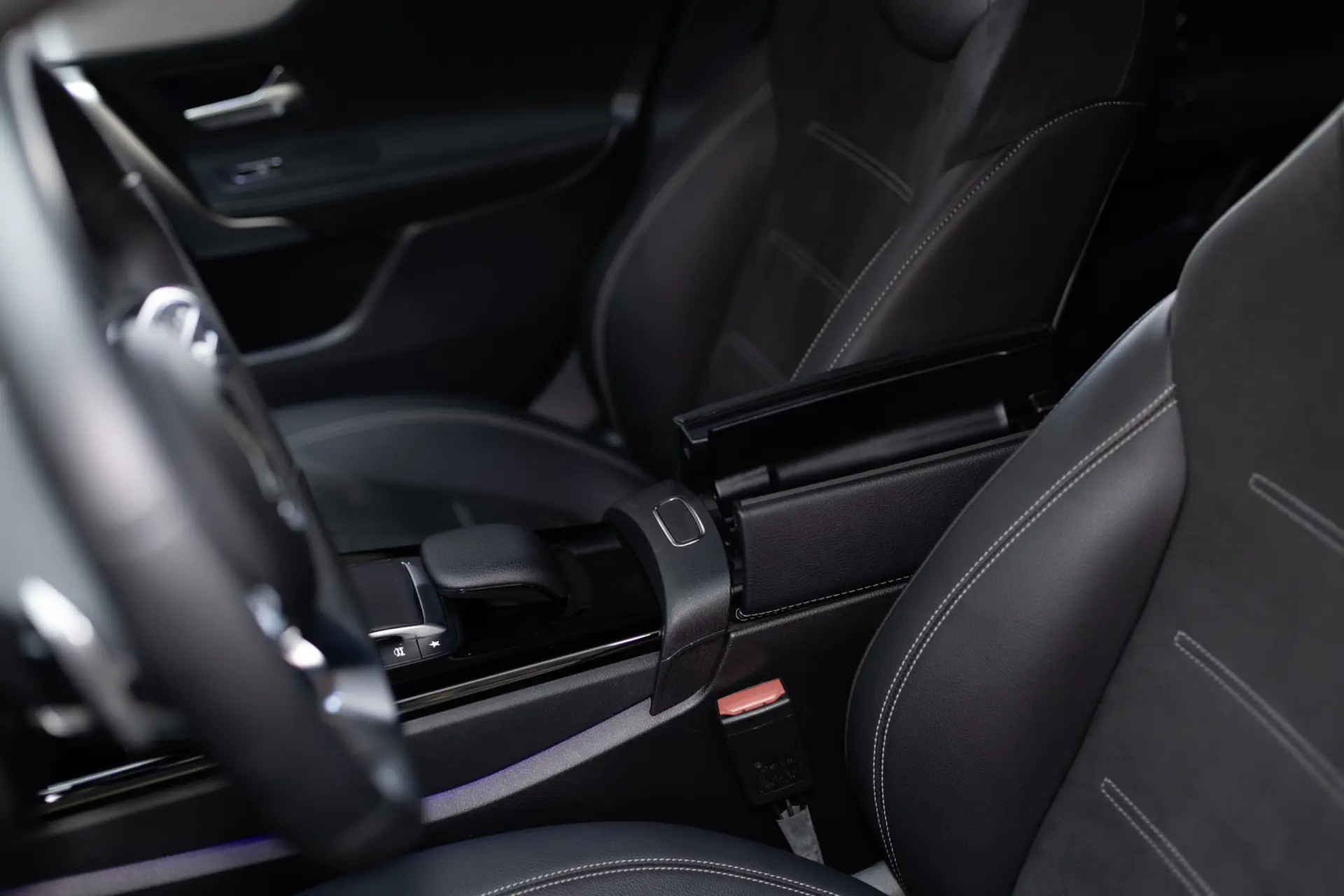 Mercedes-Benz CLA 250 e Shooting Brake AMG Line 40