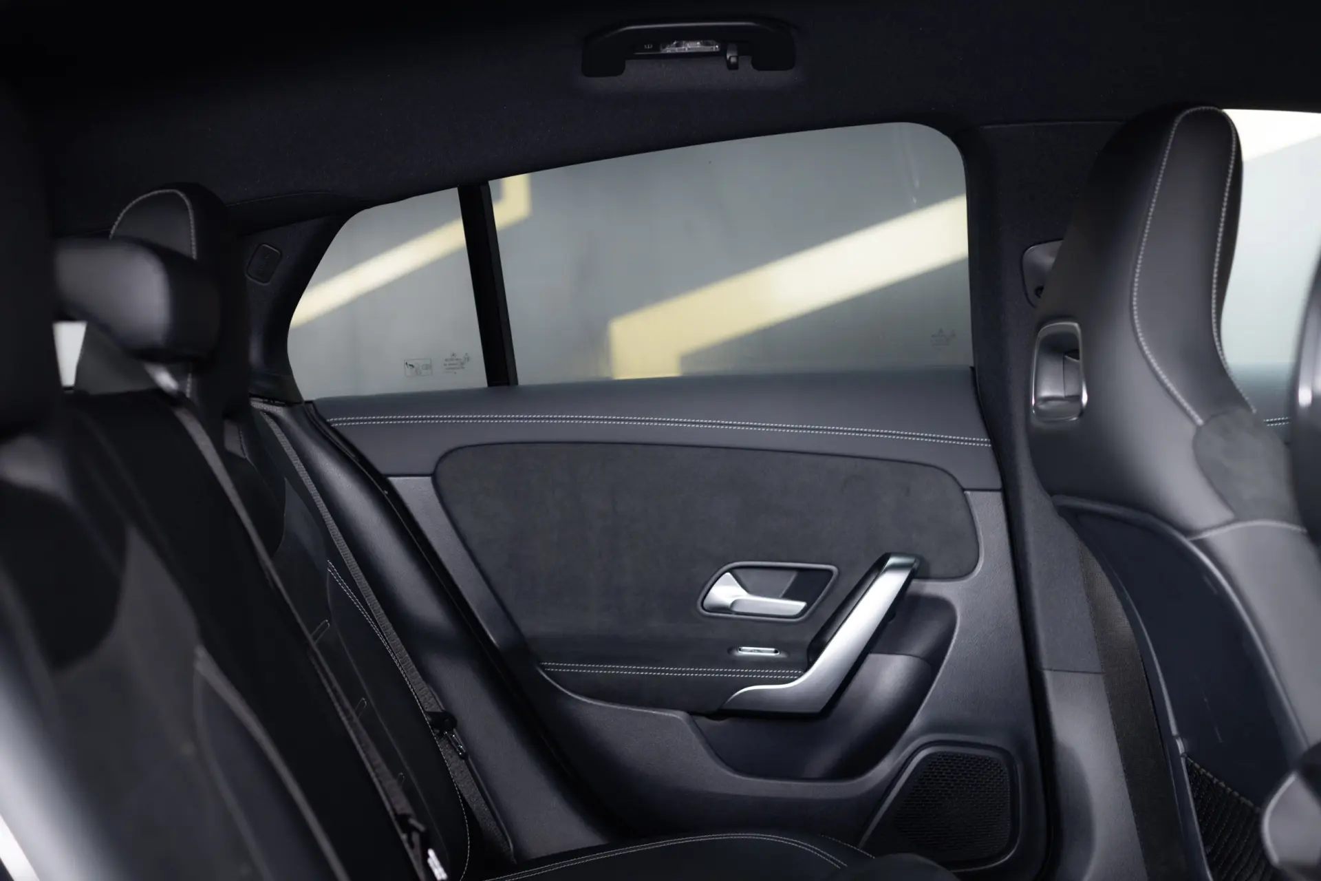 Mercedes-Benz CLA 250 e Shooting Brake AMG Line 14