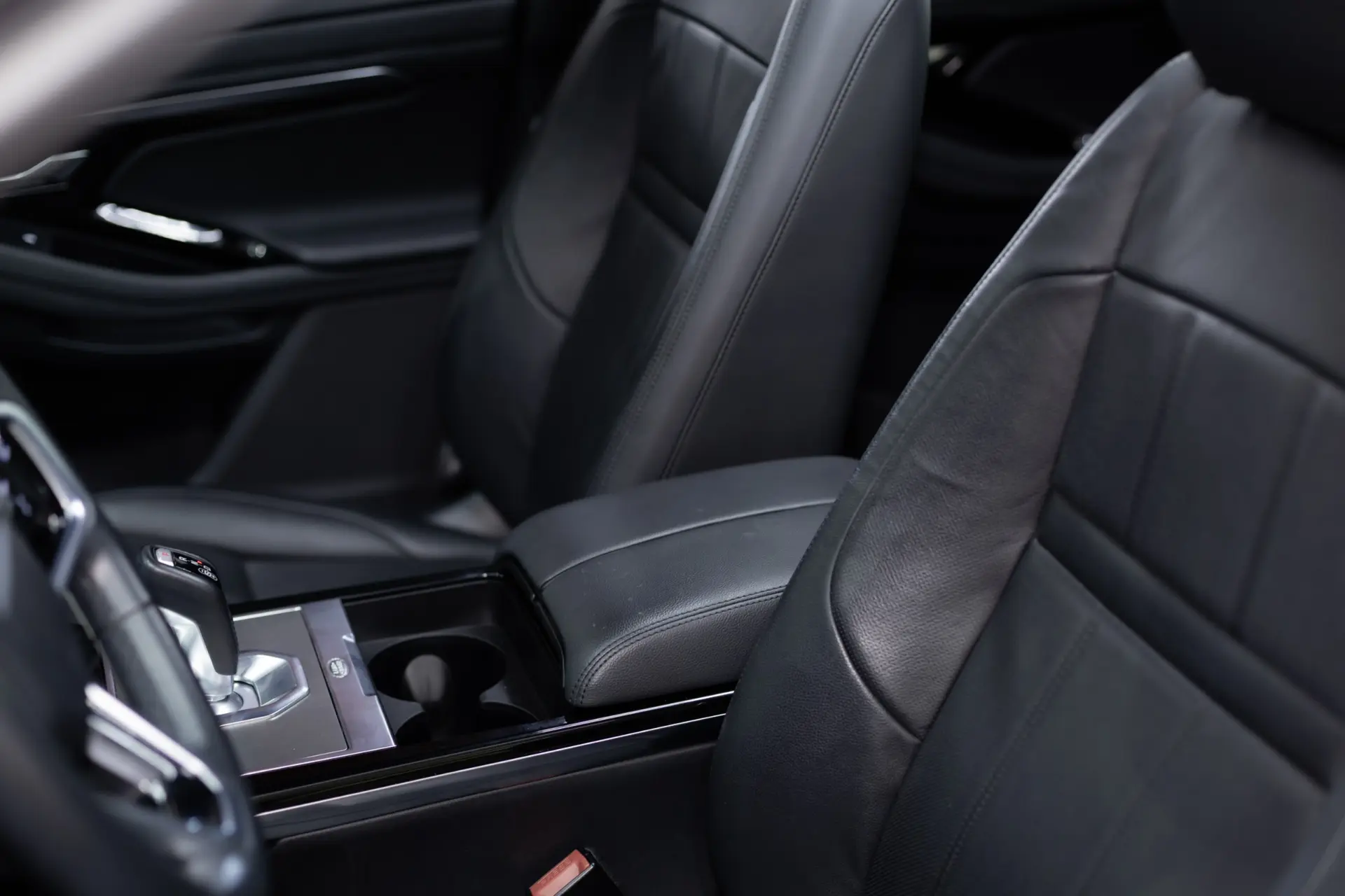 Land Rover Range Rover Evoque 1.5 P300e AWD Dynamic SE 42