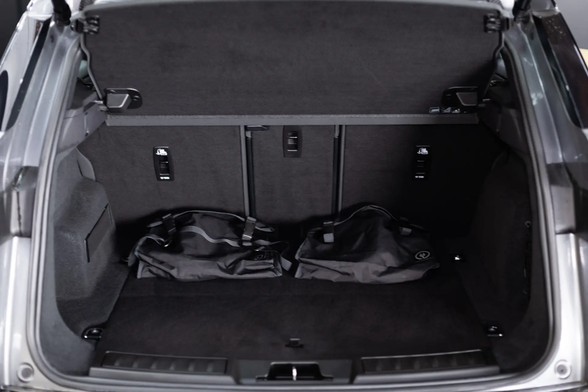 Land Rover Range Rover Evoque 1.5 P300e AWD Dynamic SE 8