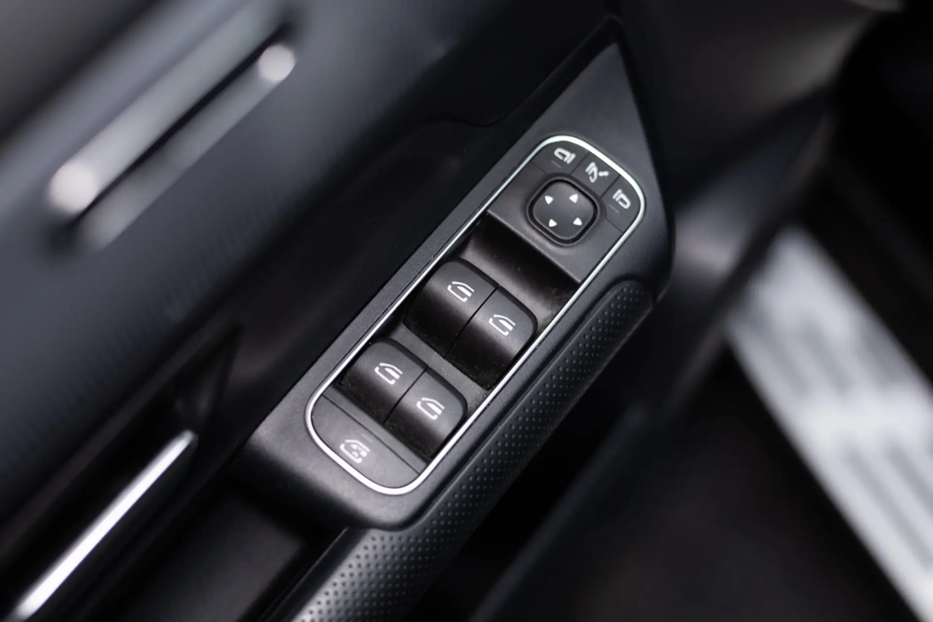 Mercedes-Benz GLA 180 d 8G-DCT Edition Progressive Line 33