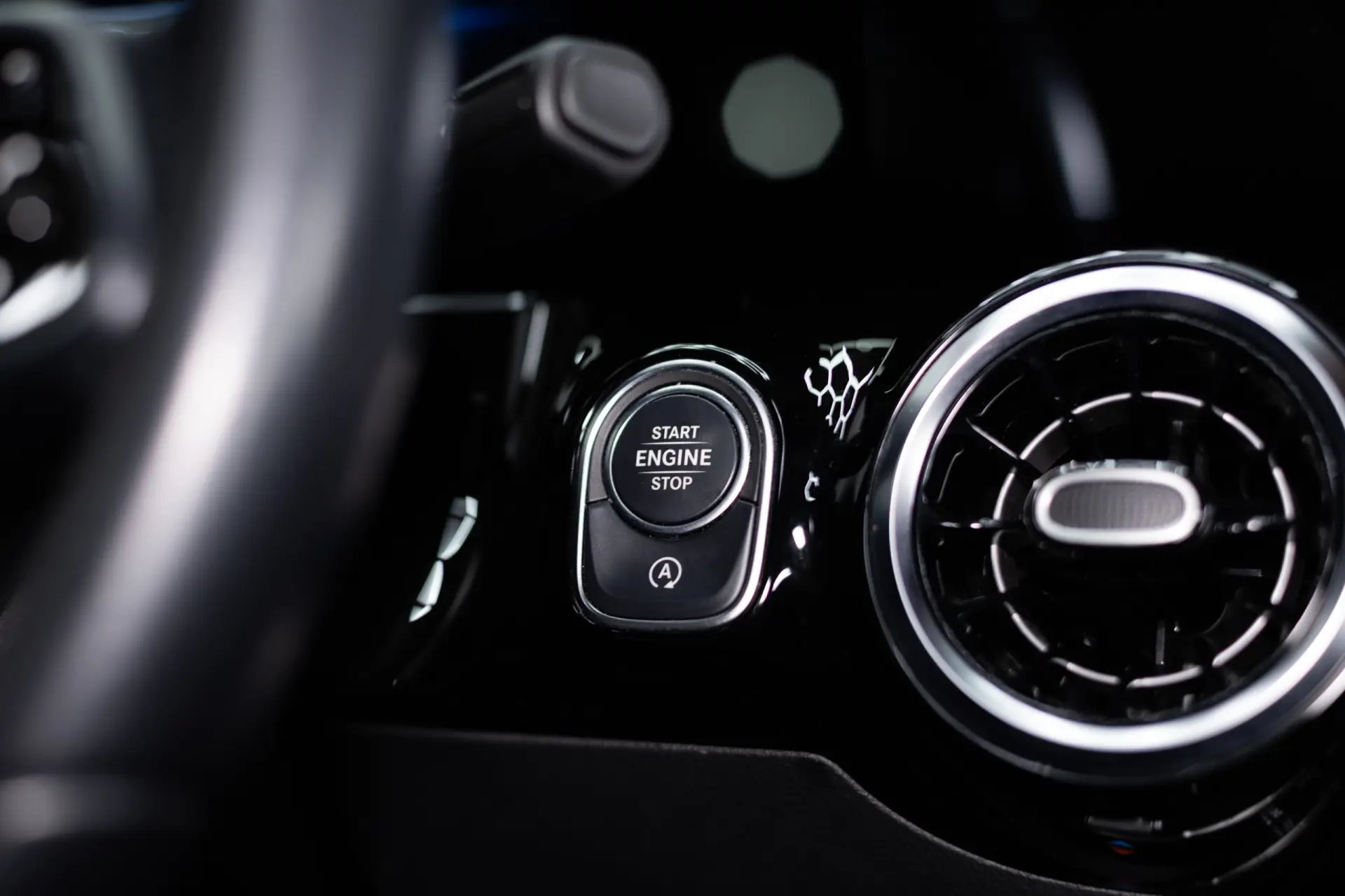 Mercedes-Benz GLA 180 d 8G-DCT Edition Progressive Line 37