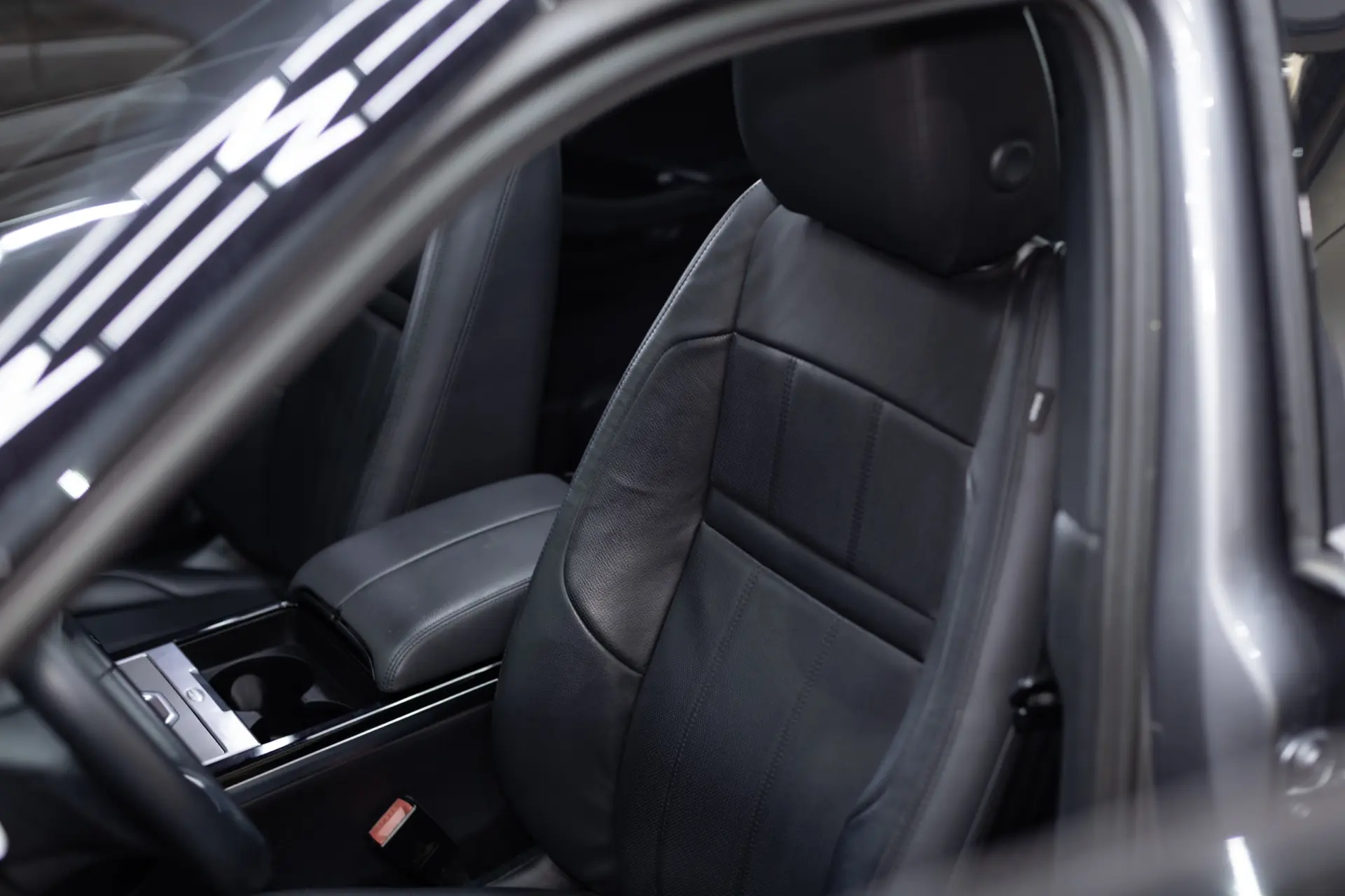 Land Rover Range Rover Evoque 1.5 P300e AWD Dynamic SE 24