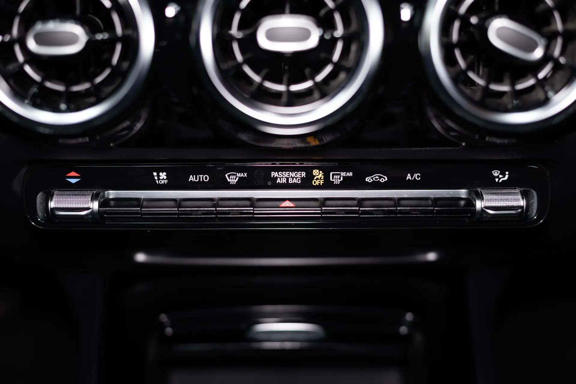 Mercedes-Benz GLA 180 d 8G-DCT Edition Progressive Line 31