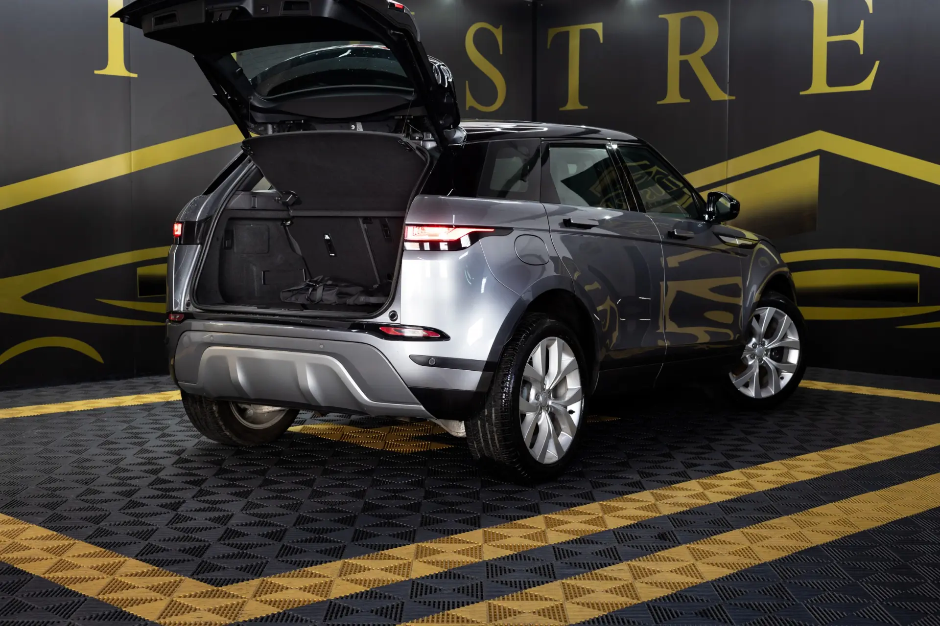 Land Rover Range Rover Evoque 1.5 P300e AWD Dynamic SE 7