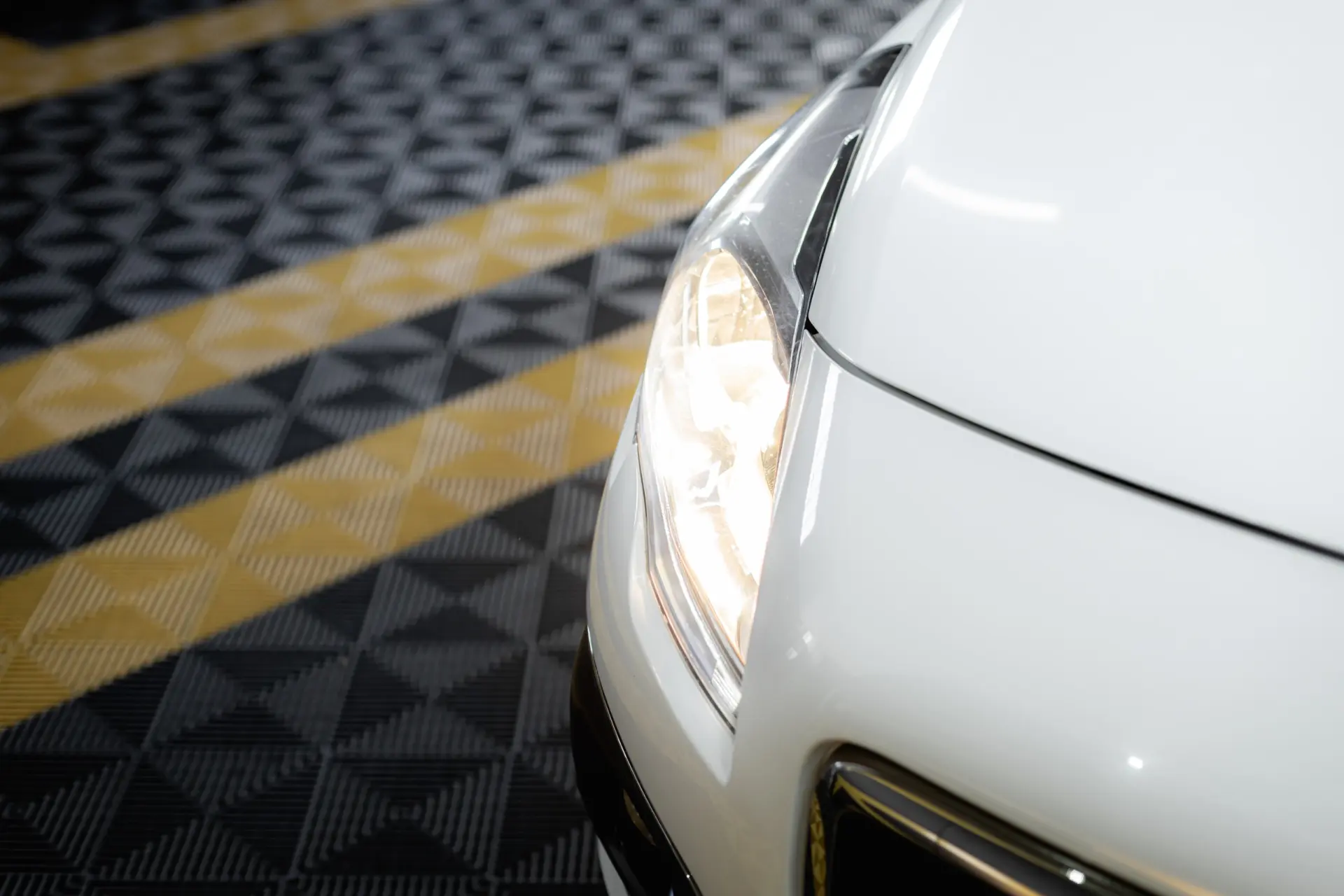 Peugeot 3008 1.6 e-HDi Allure 2-Tronic 15